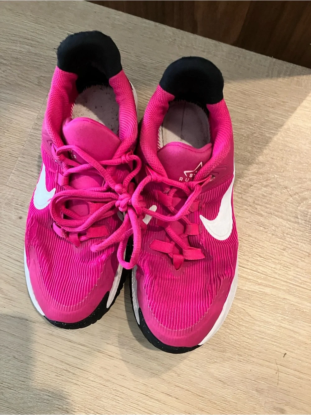 Nike Star Runner 4 Next Nature Girls Bright Pink Sneakers with White Swoosh - Picture 3 of 5